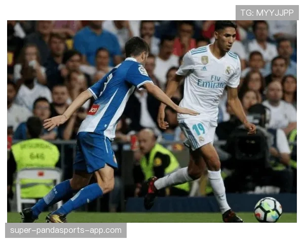 卡瓦哈尔与阿什拉夫进攻频率的此消彼长，折射出球队边卫角色的体系化分配逻辑