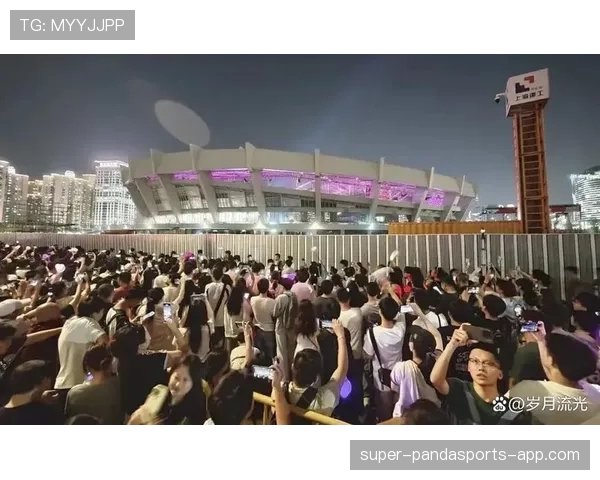 山东泰山高位压迫下防线空间暴露问题是否影响防守稳定性？